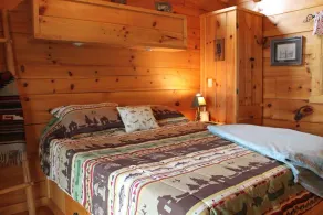 Time to Unwine-Waterfront Cabin w/Hot Tub! Pet Friendly! Blue Ridge Parkway - Image 5