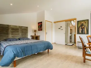 Charming Renovated Barn with Pool and WiFi - Image 5