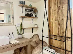 Unique Studio With Bathroom Built Into The Rocks. Dog friendly🐾 & Fire Pit - Image 3