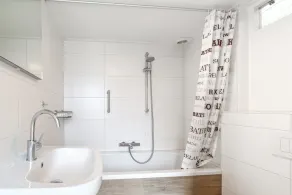Charming 2-person Apartment Located Near the Center - Image 3
