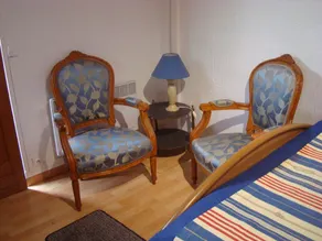 QUIET STUDIO WITH POOL - Image 4