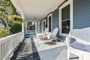Impressive Queen suite, 2 person Jet tub, downtown - Image 2