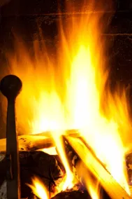 Retraite traditionnelle au pays des merveilles d'hiver - située dans une forêt privée du parc national - Image 3