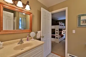 The Tanglewood Lodge- Amazing Ski Home for Groups, Hot Tub, Close to Killington Resort! home - Image 5