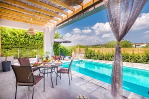 Luxurious Μodern Beachfront Villa with Private Swimming Pool ideal for Family - Image 5