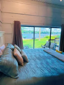 The Perfect Lake Getaway! - Image 5
