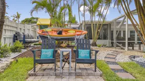 Waterfront Paradise/ hot tub ~ outdoor bar & grill ~ miniature golf ~ playground - Image 5