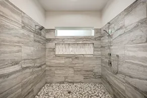 Contemporary, Downtown location, Pool, Spa & Sauna, very close to Beaches - Image 4