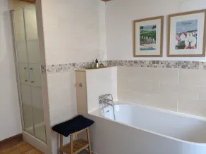 Dejligt fritliggende sommerhus med privat have, pool, græs tennisbane nær stranden - Image 5