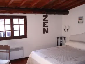 situé dans le vieil Antibes, à 2 pas des commerces, comprenant  2 à 3 couchages - Image 4