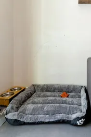 Friendly 2BR Retreat • BBQ & Free Parking - Image 2