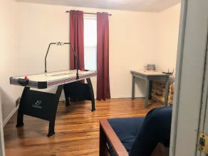 Clean, comfy and cute farmhouse between Joplin and Neosho, easy access to I-49. - Image 3