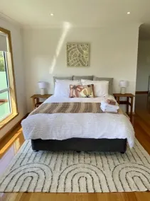 Spacious holiday house in tranquil Greens Beach - Image 5