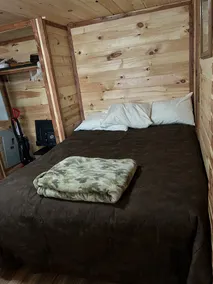 2 bedroom 1 bath cabin with privacy, 1 mile from main highway - Image 5