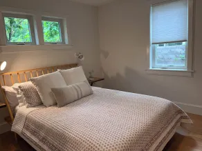 VACATION Mod Cottage, Idyllic Setting & Every Amenity - Image 5