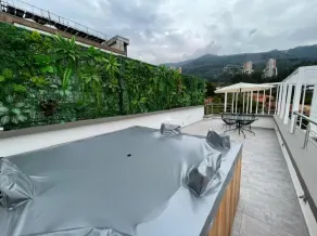 Extraordinary 3-story penthouse in Poblado - Image 5