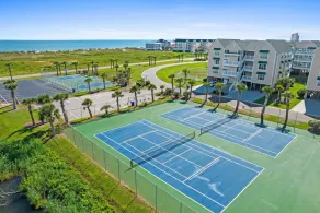CottageVacations4u \"Park Place\" Fantastic Views- elevator-pool club-top floor - Image 2