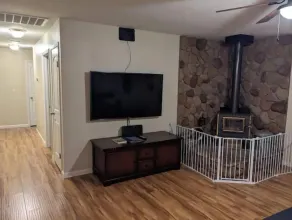 A rejuvenating cabin in the woods - Image 2