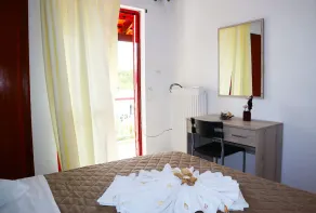 Fragkiskos Pool Apartment  — 5 min from the beach! - Image 5