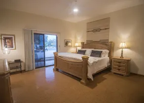 Love living the outdoors lifestyle? 1+ Acre retreat with heatable private pool. - Image 5