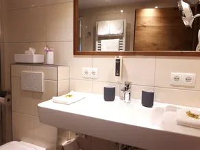 Modern and spacious apartment for max. 4 people with mountain view and balcony - Image 3