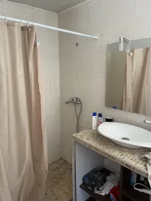 Private villa with swimming pool and parking - Image 2
