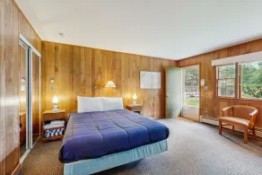 Attractive & convenient studio steps to water w/WiFi, water views, & kitchenette - Image 5