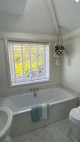 Seaside Retreat, bungalow with sea views, 5 min walk sandy, surfing beach. - Image 3