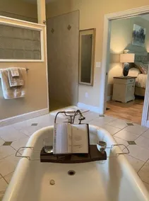 Bourbon Trail Pool & Hot-Tub FUN-ZONE! Game Room! Pool Table! Golden Tee! Ping Pong! Luxurious and Spacious Master Bedroom! Pets Allowed for Fee! - Image 3