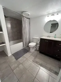Curly's Quarters (4 Bedroom Home) w/ Lambeau view - Image 4