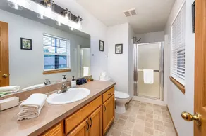 Teak: a Family Home. 5 TVs, backyard, pet friendly - Image 3