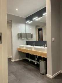 Privat gård med 42 bäddplatser vid badsjö mitt i naturen utanför Göteborg - Image 2