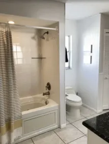 Spacious Home with Pool Close to Beaches and Downtown - Image 4