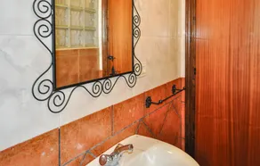 Preciosa casa en Montefrío con piscina privada, que puede ser interior o. - Image 4