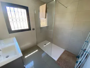 Villa with pool next to the beach - Image 2