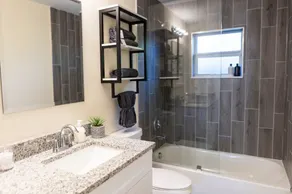 Palm Beach Getaway with hot tub & mini golf near beaches, downtown, and plenty of shopping - Image 2