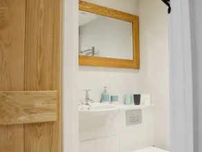2 bedroom accommodation in Kettlewell - Image 3