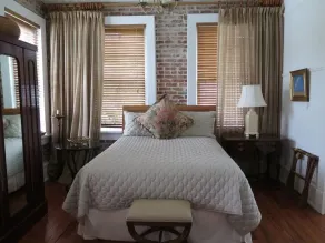 ArtLoft Historic Loft Apartment located in the heart of Downtown Beaufort - Image 5
