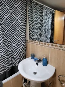 Relaxing essence bass with private pool and patio! - Image 3