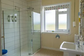 Large Bungalow sleeps 11. Beautiful views, big garden, lots of parking. - Image 2