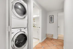 Beautiful apartment in condo with pools, tennis and beach access - Image 2