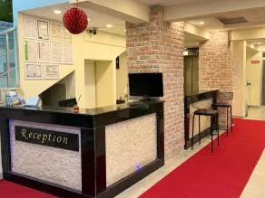 Holiday Hotel - Image 2