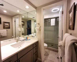 Breathtaking \"Top of the World\" condo Lakefront 3BR dans le coeur des Rocheuses - Image 4