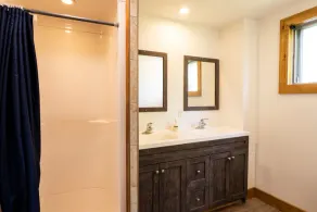 6 bdrm Cottage with Private Beach Access, BBQ, Outdoor Hot Tub, Sauna, Ping Pong Table, Petfriendly - Image 4