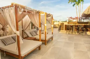 Suite with two bedrooms, fully equipped, terrace and overlooking the gardens - Image 2