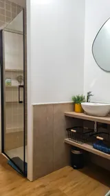 Superbe Appartement Rénové Plein Centre-ville - Image 3