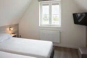 Villa in Breeduyn Village with Garden - Image 4