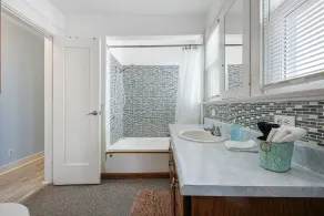 2 br, 2 bth, fully fenced home - The Sunnyside Up Beach Cottage - Image 4
