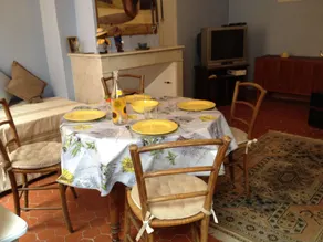Provence Tipica casa con studio nel centro del villaggio di Callas - Image 5