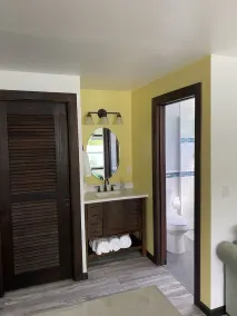 Lg Studio Condo, Private Courtyard, Perfect Location Steps from Beach & Pool - Image 3